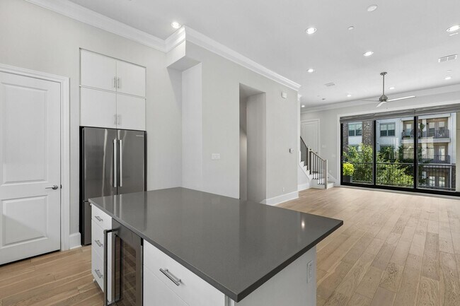 Foto del edificio - 14995 Oak St