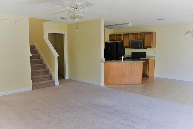 Building Photo - 823 Sugar Plum Ln