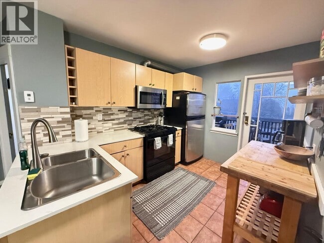 Building Photo - 2029 Collingwood St