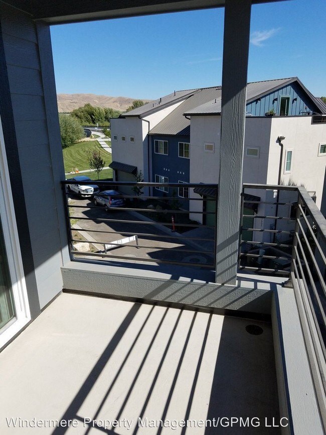 Foto del edificio - 3 br, 3 bath House - 3397 E. Exacta Lane