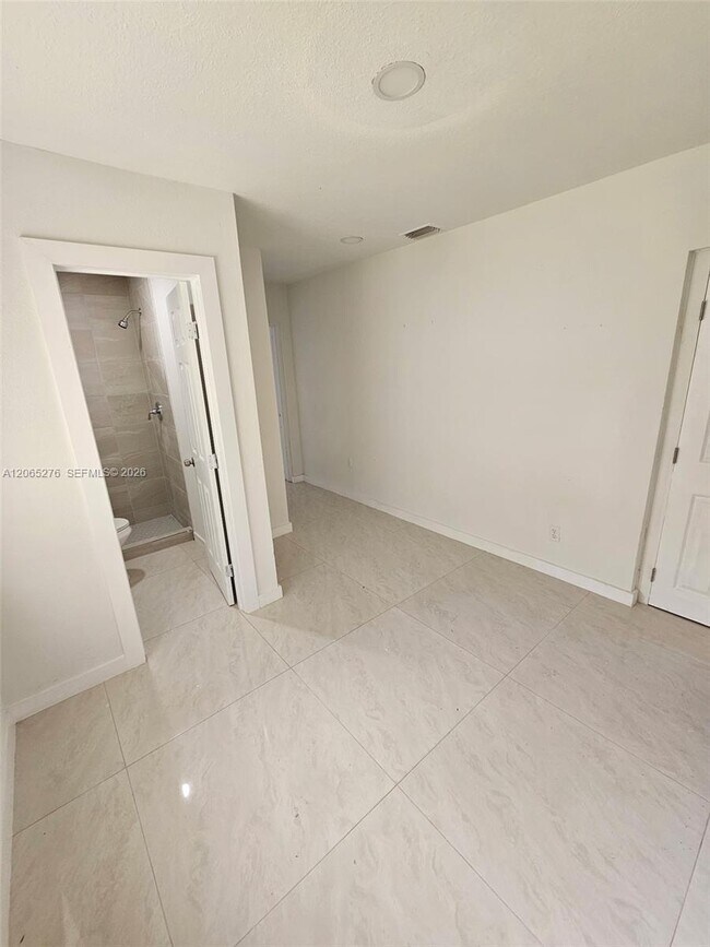 Foto del edificio - 4473 Parmely St