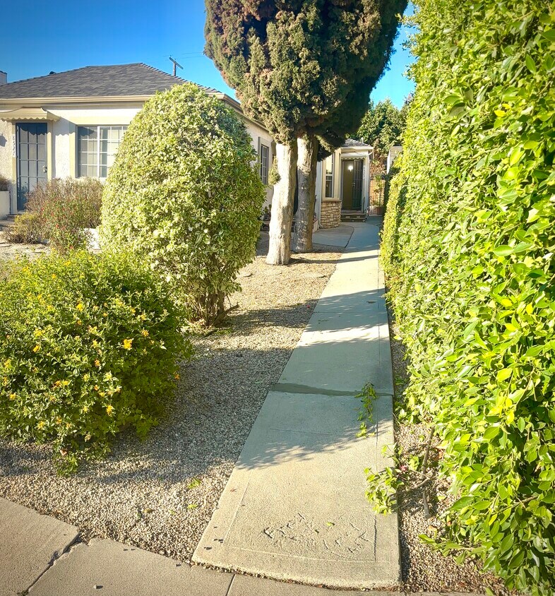 Foto principal - 8523 Pickford St