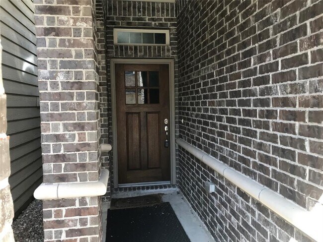 Foto del edificio - 5147 Oasis Park Ln