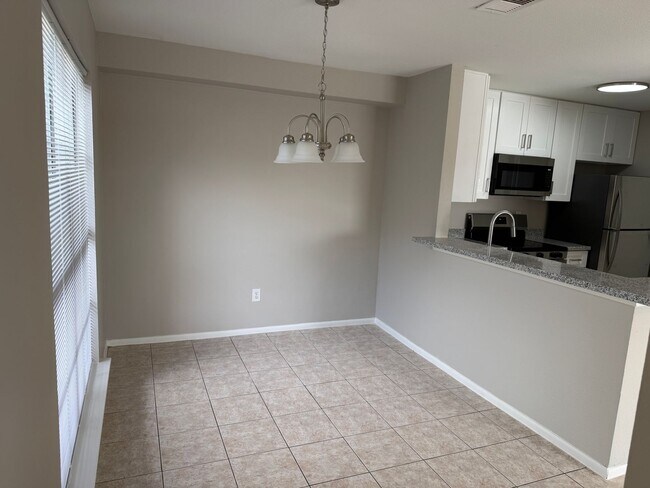 Foto del edificio - 13902 Buckingham Dr