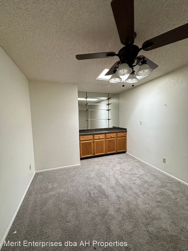 Foto del edificio - 3 br, 2 bath House - 7006 E JENSEN ST #2