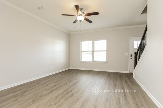 Building Photo - 503 Crooked Creek