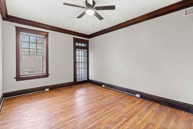 Building Photo - 3176 Gustine Ave