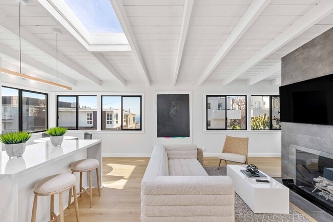 Building Photo - 2612 Alma Ave