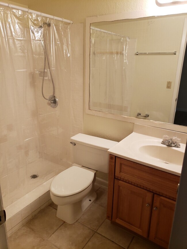 Foto del edificio - 2181 Lakeview Dr