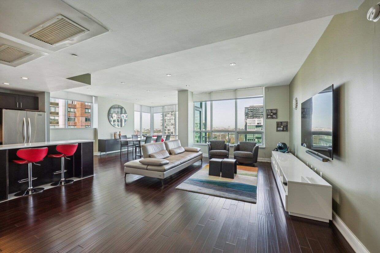 Foto principal - 20 Newport Pkwy