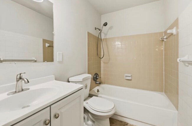 Foto del edificio - 48 Deltona Blvd