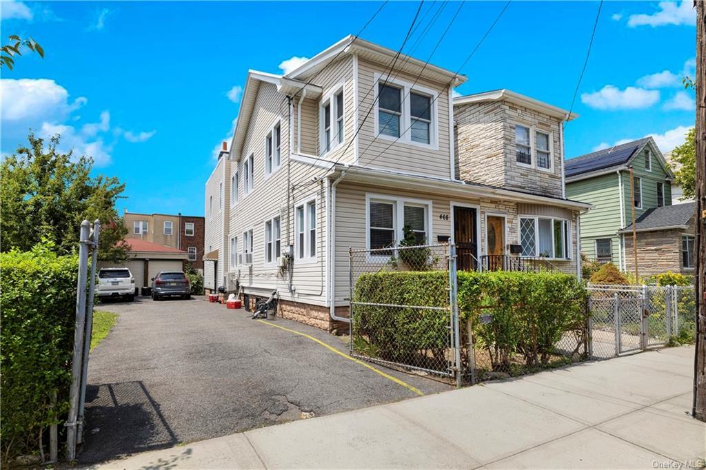 Primary Photo - 468 E 54th St