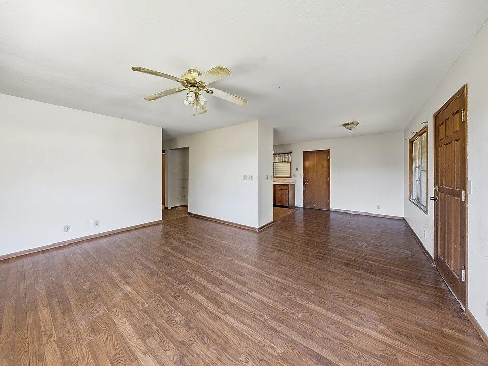 Foto del edificio - 5013 Diamond Ranch Ave