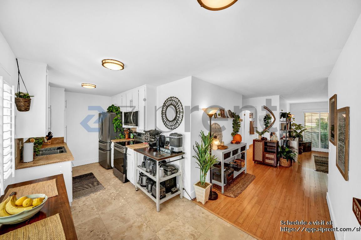 Foto principal - 2884 Sawtelle Blvd