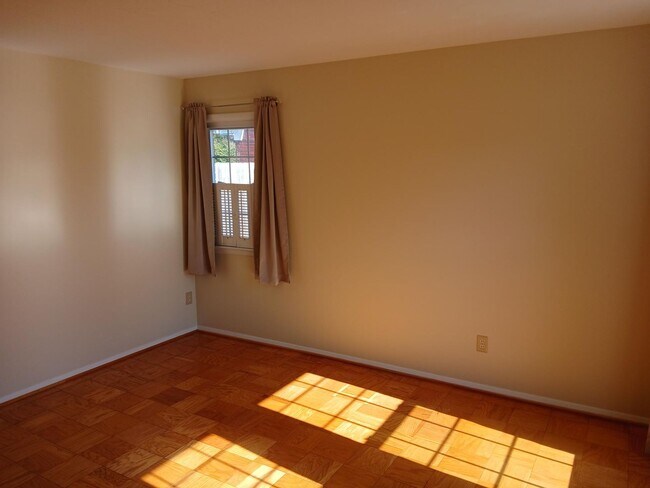 Foto del edificio - Nice 3 bedroom Home Bon Air Subdivision
