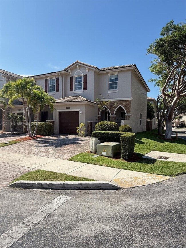 Foto del edificio - 9261 SW 220th Terrace