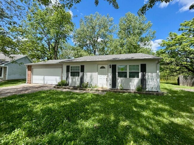 Foto del edificio - Charming 3-Bedroom Ranch on Quiet Cul-de-S...