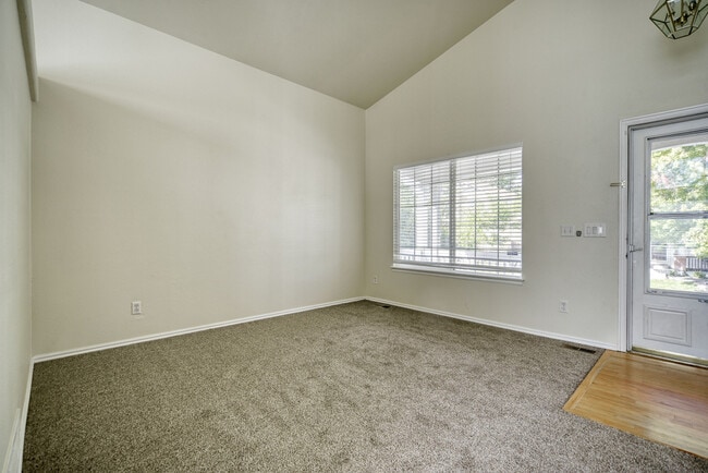 Photo - 1336 S Alton Ct House