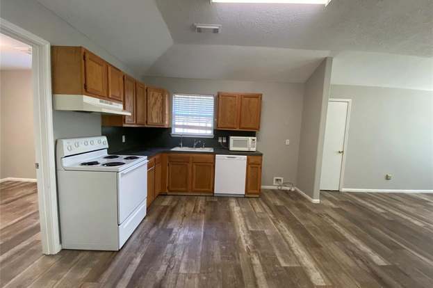 Building Photo - 12373 Royal Green Dr