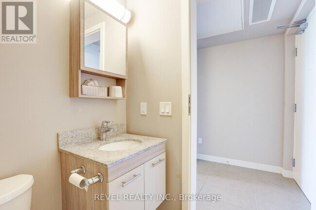 Photo du bâtiment - 308 Lester St