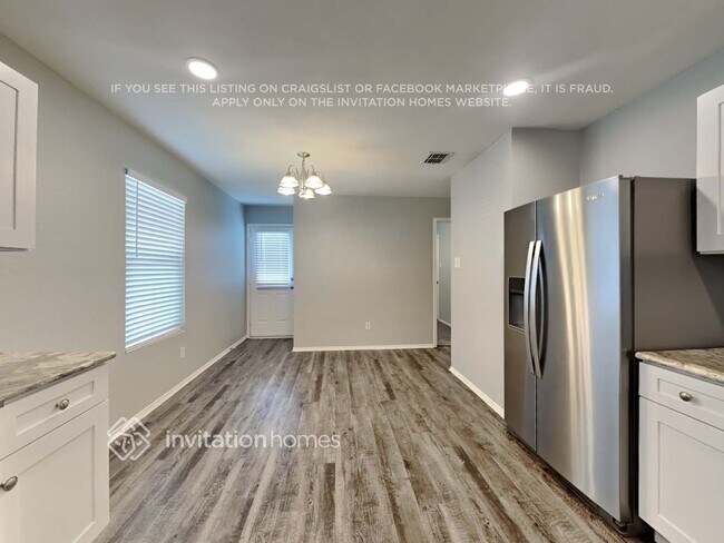 Building Photo - 4901 Waterford Dr