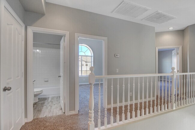 Foto del edificio - 10324 Cherry Brook St