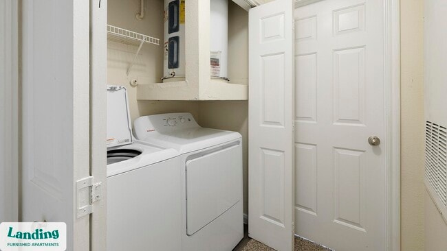 Building Photo - 901 Lakeside Cir