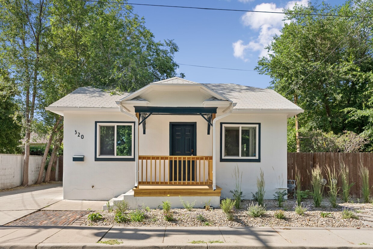 Primary Photo - 320 E Cleveland Ave