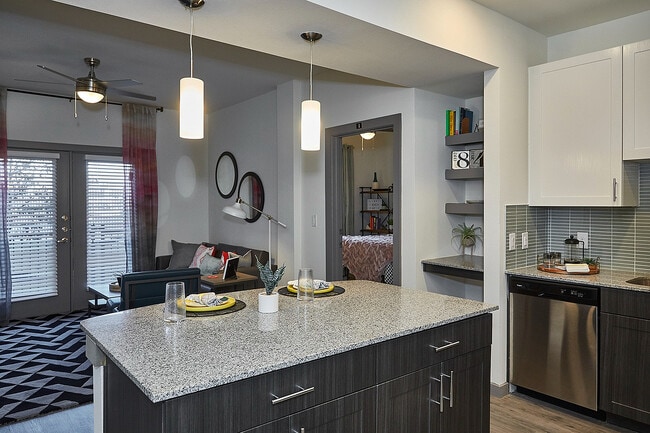 Building Photo - 848 Mitchell