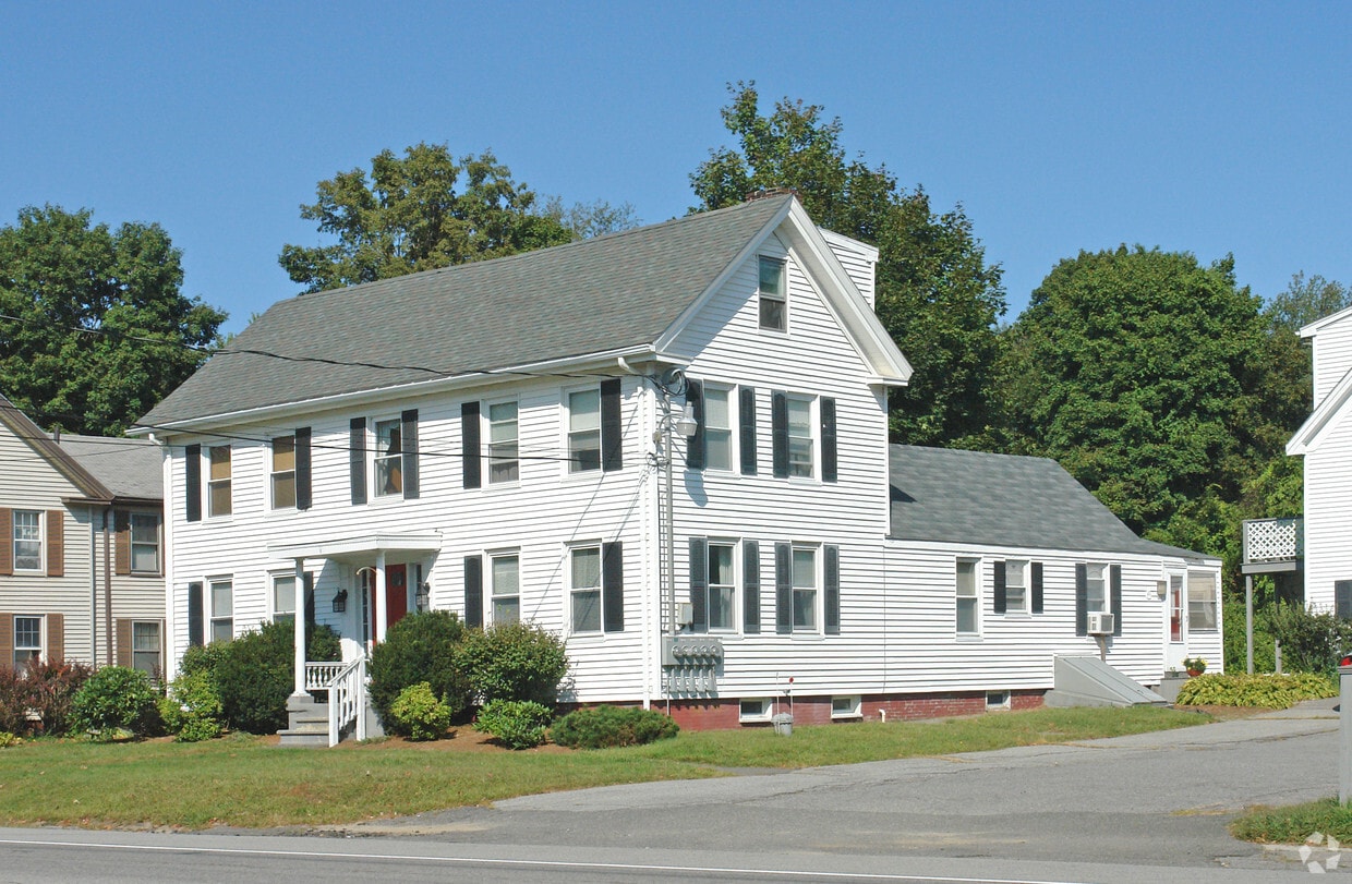 131 Main St, Plaistow, NH 03865 Apartments in Plaistow, NH