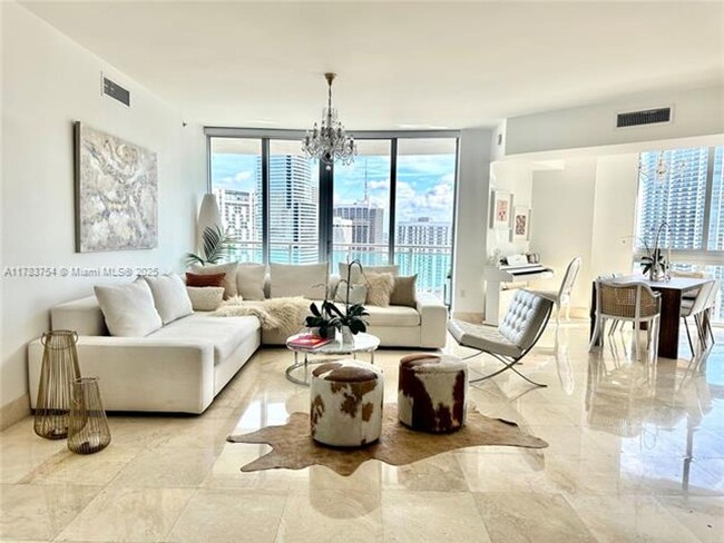 Foto del edificio - 350 S Miami Ave