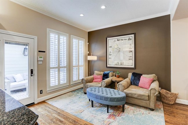Foto del edificio - 530 Park Trail Ln