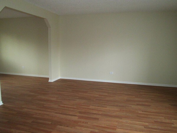 Foto principal - 5138 Riverside Dr