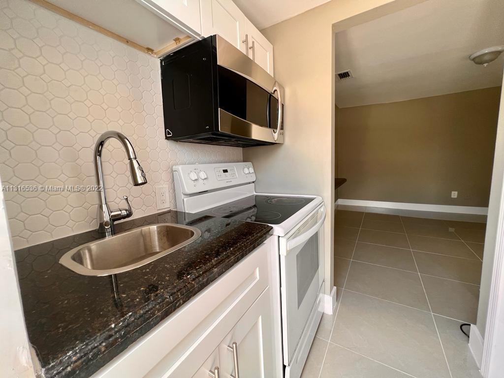 Foto del edificio - 2760 NW 11th Ct
