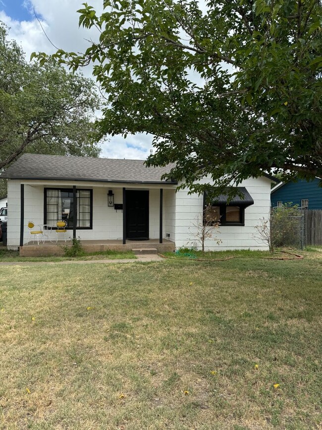 Building Photo - 3615 Parker St