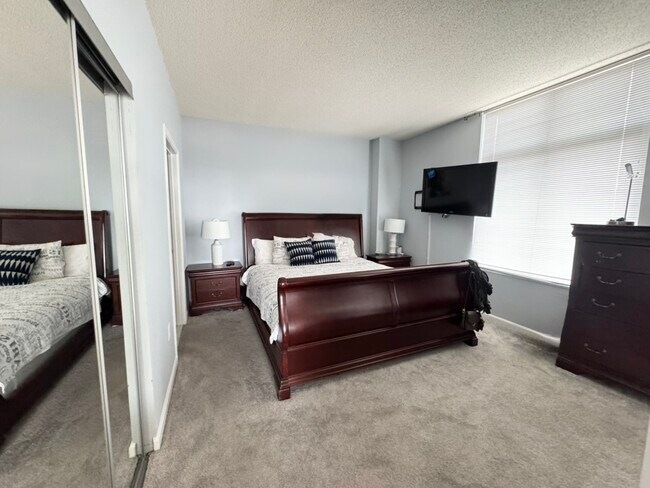 Foto del edificio - 3101 N Hampton Dr