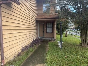 Building Photo - 5549 Cabot Dr N