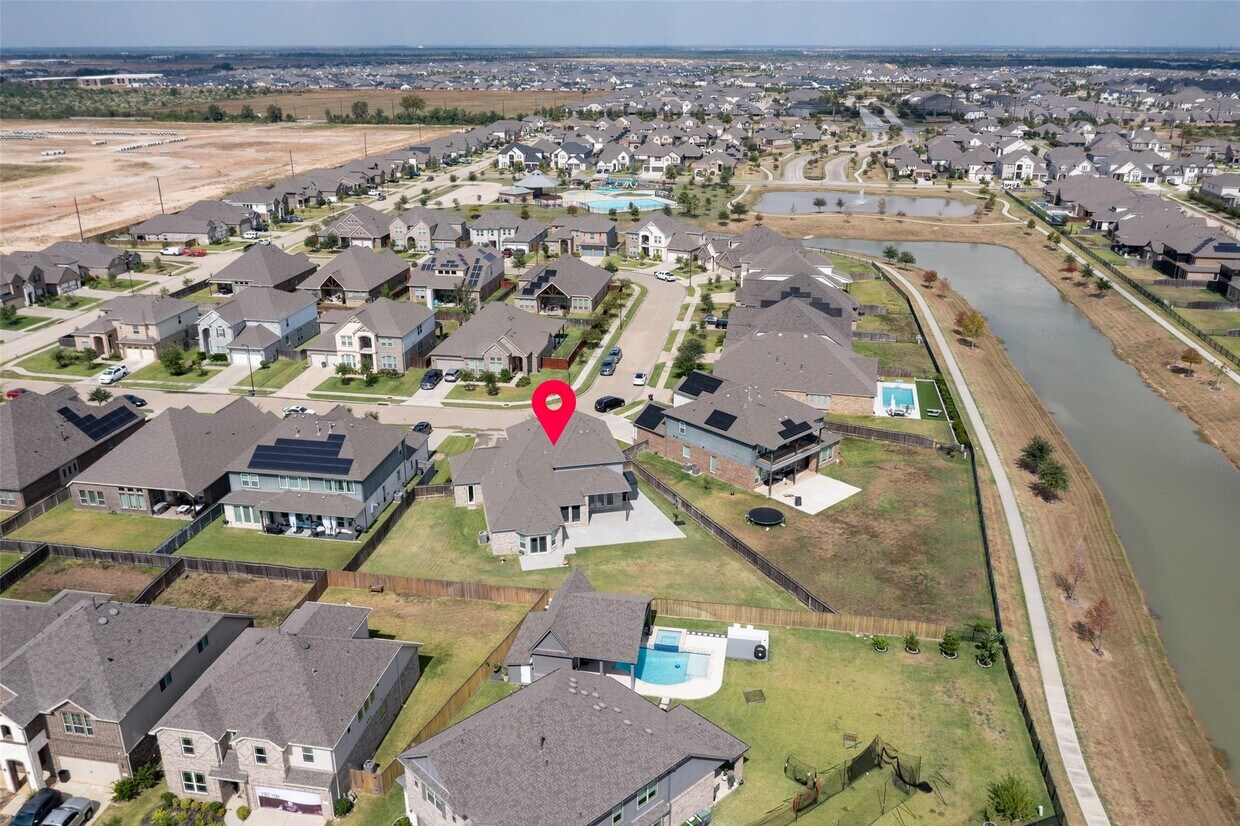 Foto del edificio - 24403 Blairburry Dr