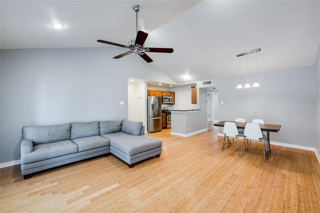 Building Photo - 3601 Menchaca Rd