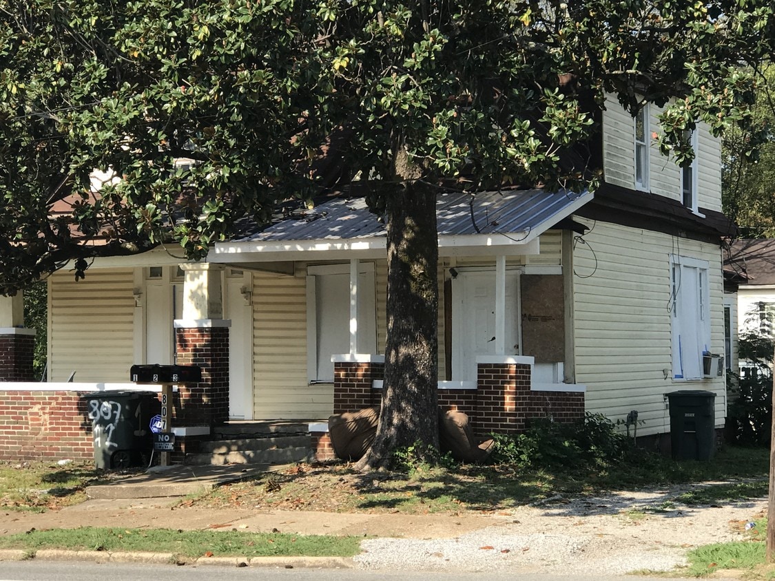 Primary Photo - 807 Dodds Ave