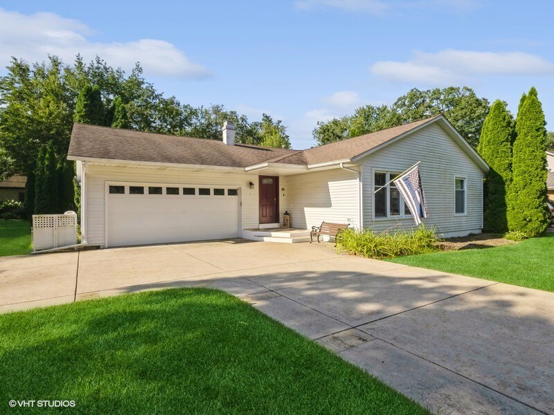 Primary Photo - 8715 Oakwood Dr
