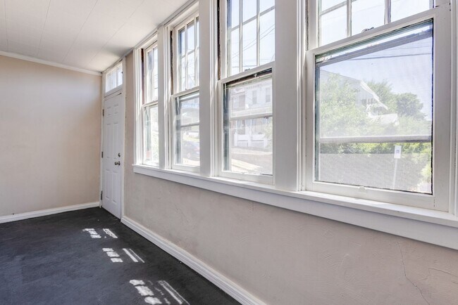 Building Photo - 126 Cologne St