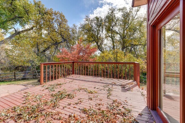 Building Photo - Secluded Luxury Living: Stunning 4-Bedroom...