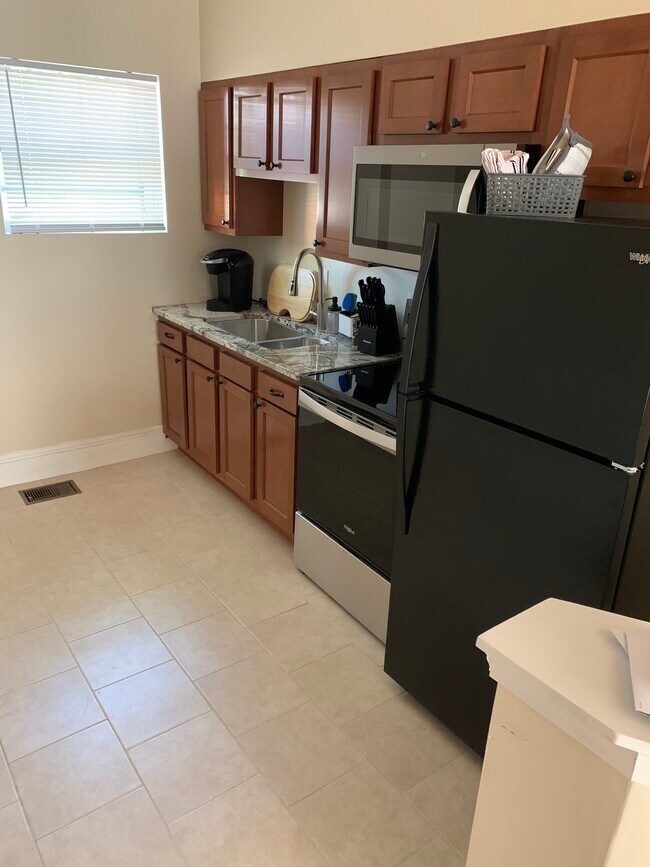 Cocina - 2848 Melrose Ave