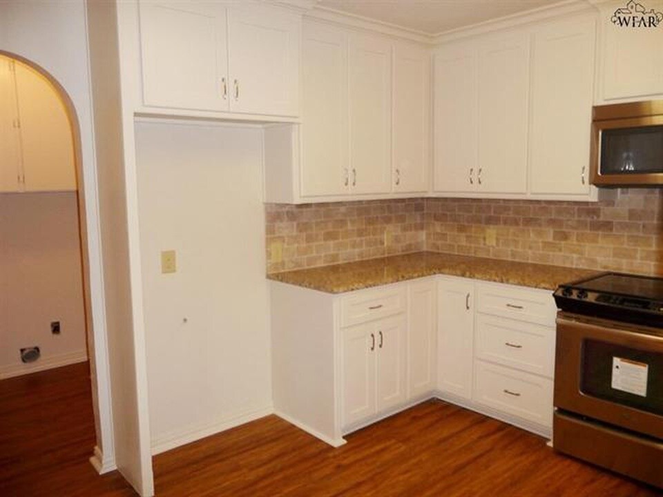8 Lackland Cir, Wichita Falls, TX 76306 House Rental in Wichita Falls