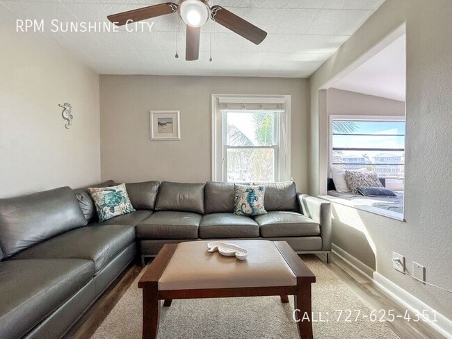 Building Photo - 13535 Boca Ciega Ave