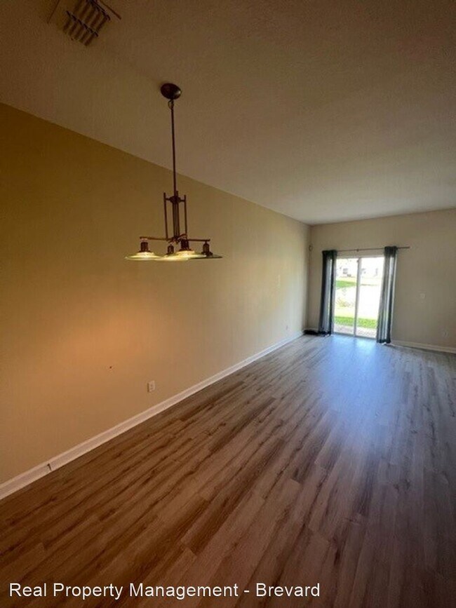 Foto del edificio - 3 br, 2.5 bath House - 2510 Revolution Str...