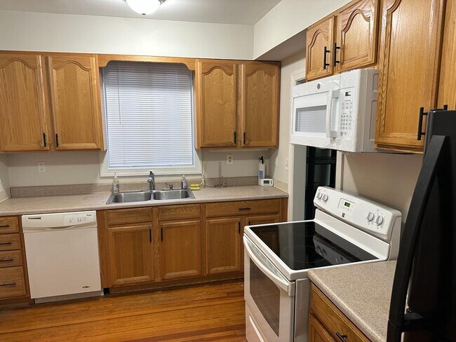 Foto del edificio - 1418 Juniper St NW