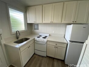 Building Photo - 120 Kihapai St