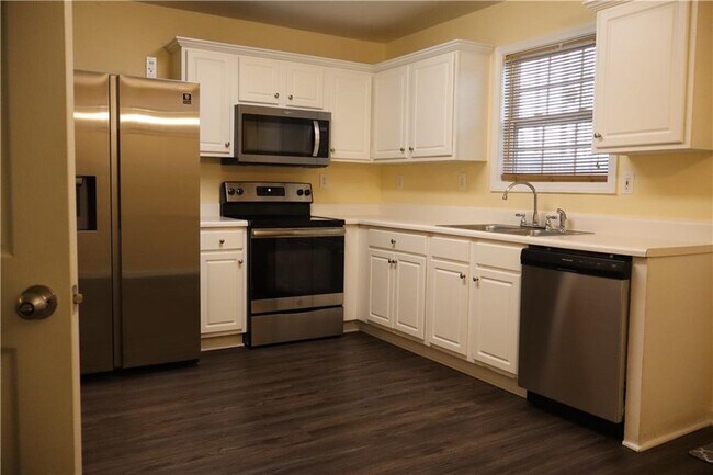 Building Photo - 118 Hiram Terrace